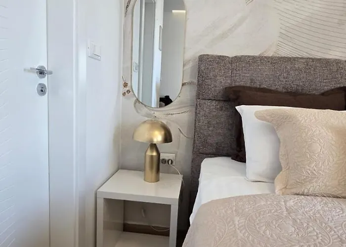 Skynight 住宿加早餐酒店 4*