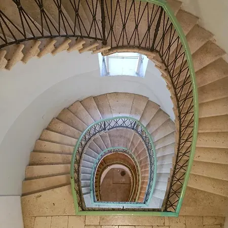 Skynight Bed and breakfast 4*