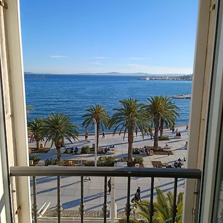 Bed and breakfast Skynight 4*