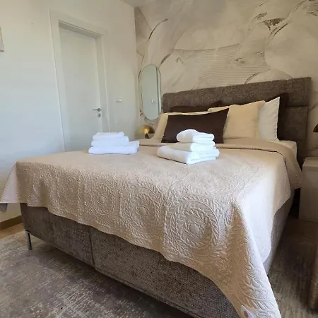 Skynight Bed and breakfast Split